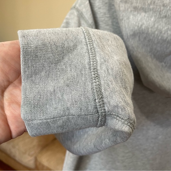 EUC GAP Kids Holiday / Christmas Logo Hoodie w/ Red & Green Mountains - Picture 6 of 12